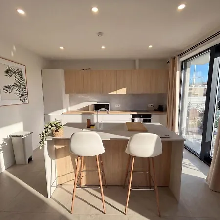Modern House With Sea View 索佐波尔