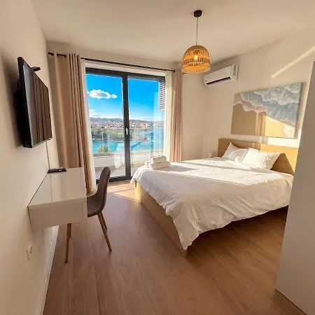 Modern House With Sea View 别墅
